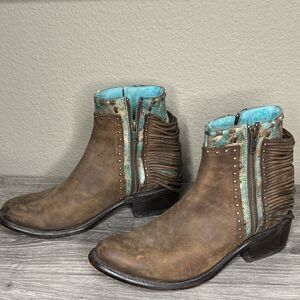 Corral Vintage Shortie Ankle Boots Size 7.5 Brown Teal Leather Studded A3231